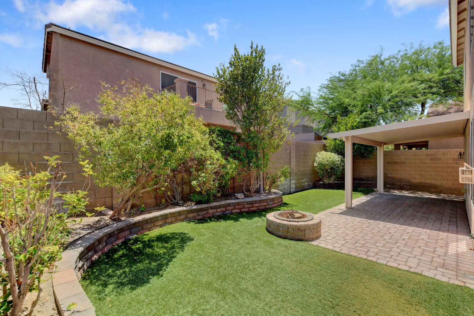 1005 Roaring River Av