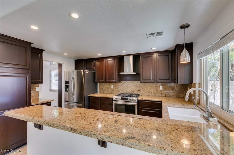 240 Honeywood Street - 1